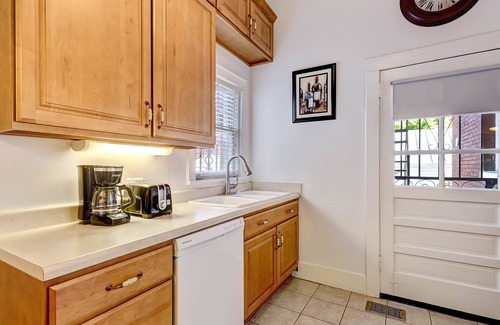 Thomas Square Apartamento | Amazing 1 Bed in Starland, Heated Pool Access