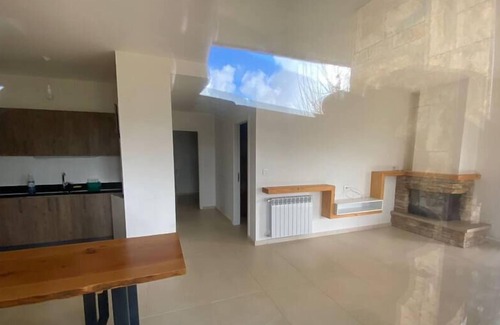 Mzaar Kfardebian Apartamento | Amazing 1 BR Chalet with Garden & Fireplace