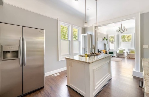 Southeastern Sacramento Casa | Amazing 2-bedroom house : Walking Distance to UC Davis Hospital and Midtown