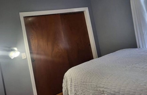 Mount Pleasant Apartamento | Amazing 2nd Floor 3-Bedroom with Modern Amenities