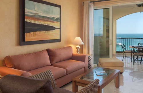 Colonia El Progreso Complejo | Amazing 3-bedroom OCEAN FRONT PENTHOUSE in Cabo San Lucas with WiFi & AC