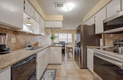 Barker Casa | Amazing 3-bedroom 2 Bath House in Heart of Katy