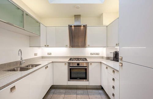 London City Centre Apartamento | Amazing 3 bedroom house in the heart of Belgravia with a Terrace and AC. Perfect for a London experience