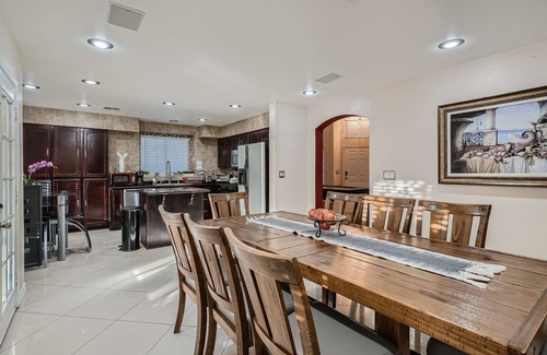 Silverado Ranch Casa | Amazing 3 Bedroom Vacation Home W/ Outside Spa