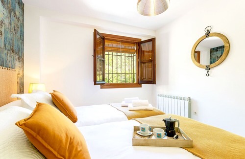 San Pedro Apartamento | Amazing 3Bd Apartm in Albaicin with a Private terrace and views to the Alhambra. Mirador de la Victoria