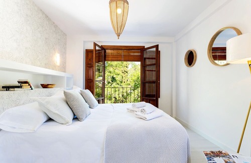 San Pedro Apartamento | Amazing 3Bd Apartm in Albaicin with a Private terrace and views to the Alhambra. Mirador de la Victoria