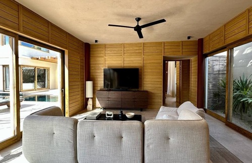 San Jose del Cabo Complejo | Amazing, 3br contemporary Acre Resort Hacienda with private pool and hot tub.