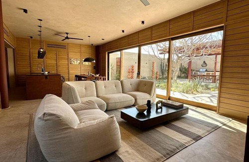 San Jose del Cabo Complejo | Amazing, 3br contemporary Acre Resort Hacienda with private pool and hot tub.