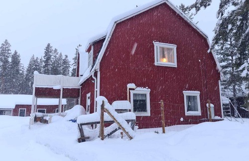 Kage Casa | Amazing 4-bedroom house with WiFi in charming Stavaträsk