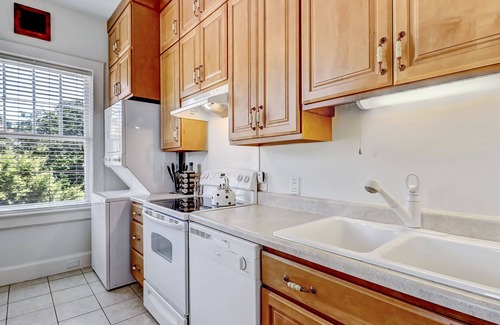Thomas Square Apartamento | Amazing 4 Bedroom Home | Heated Pool Access