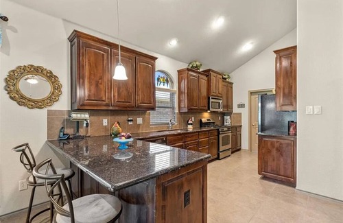 Irving Casa | Amazing 4-bedroom house with WiFi and AC in fantastic Irving!