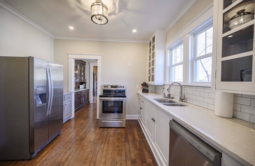 Murfreesboro Casa | Amazing 4 Bedroom! 3 Full Bath! House in the Heart of Downtown Murfreesboro!