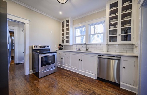 Murfreesboro Casa | Amazing 4 Bedroom! 3 Full Bath! House in the Heart of Downtown Murfreesboro!