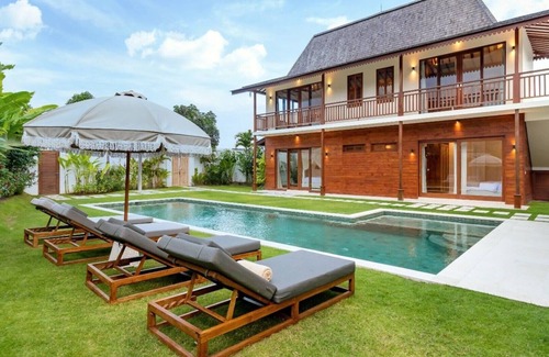 Kerobokan Villa | Amazing 4BR Villa With Pool, Bali Villa 2217