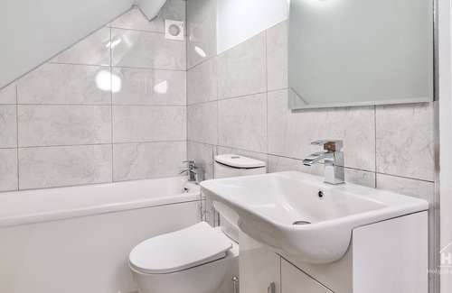 Luton Casa | Amazing 6 Bedroom House in Luton