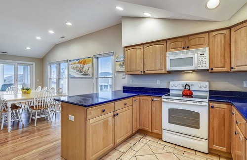 South Bethany Casa | Amazing 6 BR Oceanside Property in Bethany Beach: Elevator, Hot Tub, Sleeps 15!