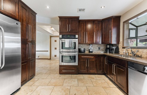 Las Vegas Casa | Amazing 6 BRD, Pool, Theater, Billiard, Poker, and Games near the Strip