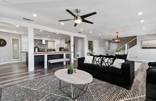 Grand Prairie Casa | Amazing and Comfortable Home in Grand Prairie!