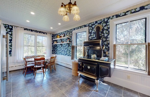 West Dennis Casa | Amazing and large West Dennis historic home with modern amenities