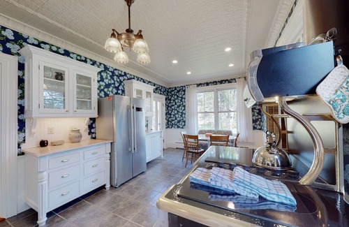 West Dennis Casa | Amazing and large West Dennis historic home with modern amenities
