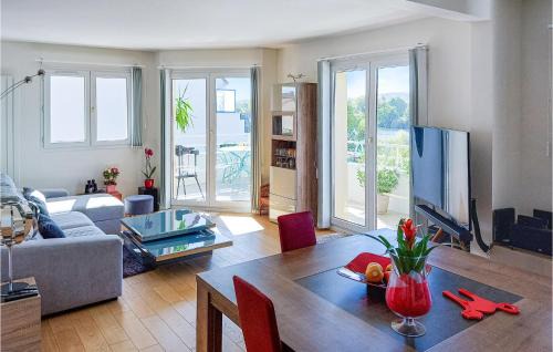 Triel-sur-Seine Apartamento | Amazing Apartment In Triel-Sur-Seine