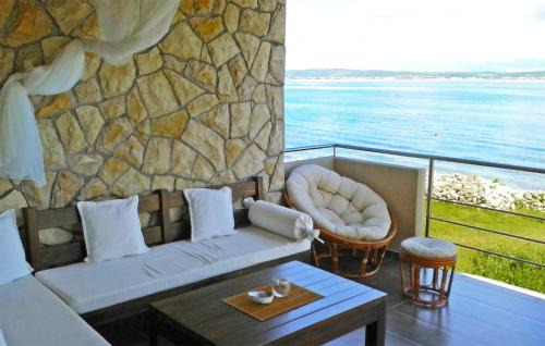 Dobropoljana Apartamento | Amazing Apartment In Dobropoljana