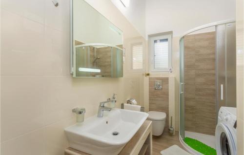 Malinska Apartamento | Amazing Apartment In Malinska With Wifi