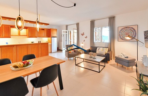 Vourkari Apartamento | Amazing apartment overlooking the bay of Vourkari.SQ