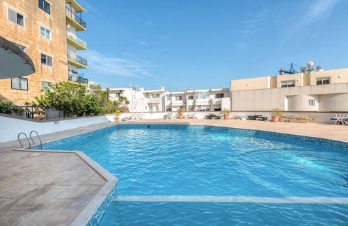 Swieqi Apartamento | Amazing apartment with pool in Malta