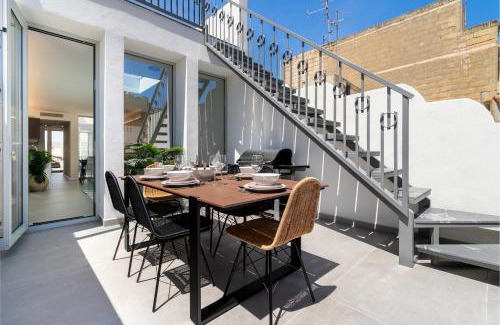 Sliema Casa | Amazing Art Deco Villa 150m to sea with Daily Housekeeping