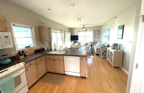 Midtown Ocean City Casa | Amazing Bayfront views and Sunsets! Across the street from the beach!