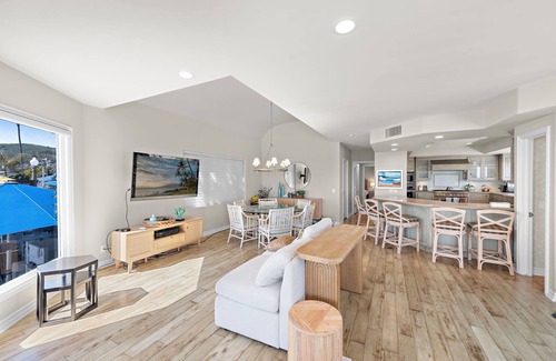 Laguna Beach Casa | Amazing Beach Front Spacious 5-bedroom house in beautiful Laguna Beach