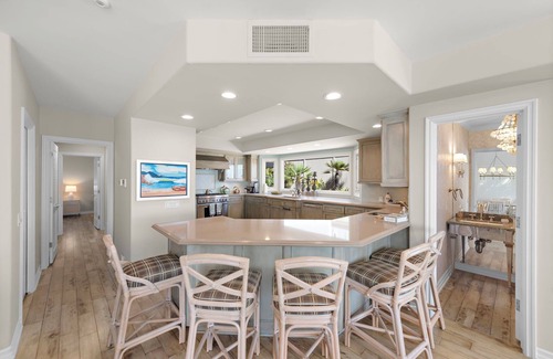Laguna Beach Casa | Amazing Beach Front Spacious 5-bedroom house in beautiful Laguna Beach