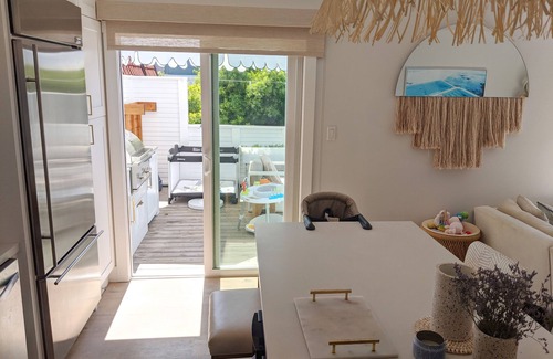 The Strand Casa | Amazing Beach House In Manhattan Beach, Near Town! Steps to Beach!
