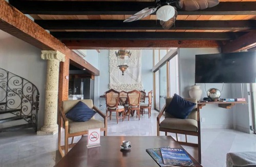 South Shore Hotel Area Condominio | Amazing Beachfront Condo at Solamar. Gourmet kitchen and huge windows for views!