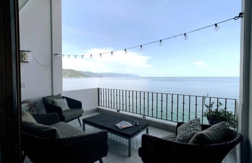South Shore Hotel Area Condominio | Amazing Beachfront Condo at Solamar. Gourmet kitchen and huge windows for views!