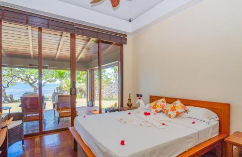 Pointe aux Canonniers Villa | Amazing Beachfront Villa