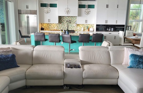 Fort Myers Beach Casa | Amazing beautiful beachfront property!