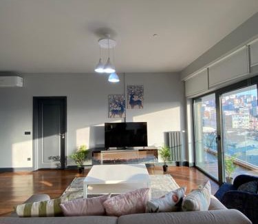 Beyoglu Apartamento | Amazing Big Flat in Taksim