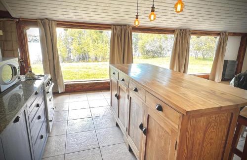 Colonia Suiza Chalet De Esquí | Amazing Cabin on the Shore of Lake Moreno H58 by Apartments Bariloche