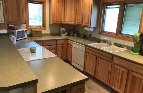 Custer Cabina | Private Family Cabin 15 Acres of Woods / Lawn / Views Custer State Park
