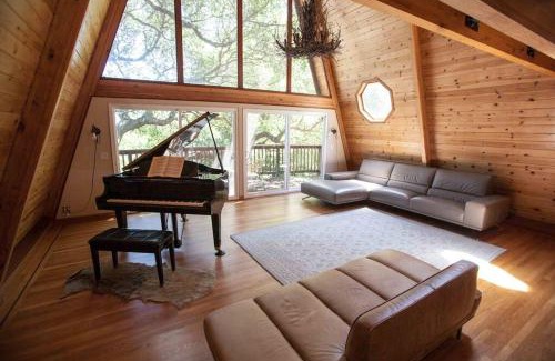 Uptown Brisbane Casa | Amazing Cabin-Style House with Decks, Hot Tub & Sun - Permit 2022-STR-2