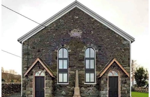 Llanrug Casa | Amazing Chapel near Yr Wyddfa (Snowdon) and Zip World