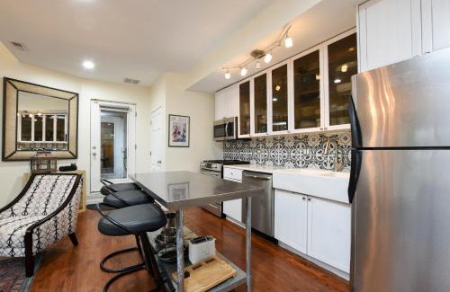 West Bucktown Casa | Amazing City Getaway. Perfect for Entertaining!
