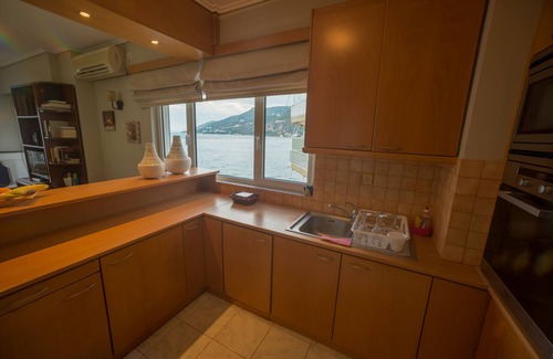 Loutraki Apartamento | Increíble condominio en la playa
