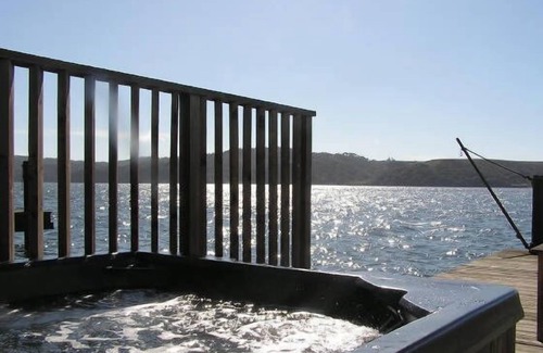 Marshall Cabaña | Amazing Point Reyes Cottage sentado directamente en Tomales Bay.