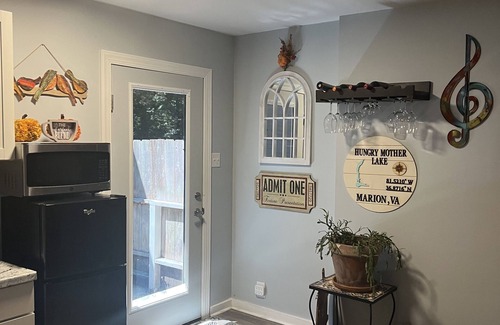 Seymour Casa | Amazing Detached Guest Suite close to everything