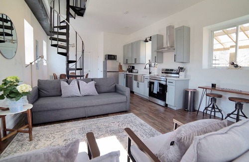 Bolivar Cabaña | Amazing dog-friendly cottage. Walk 2 Harpers Ferry