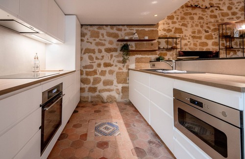 Saint-Gervais Apartamento | Duplex increíble para 6 en Le Marais, 2 baños, 2 BR, muros de piedra