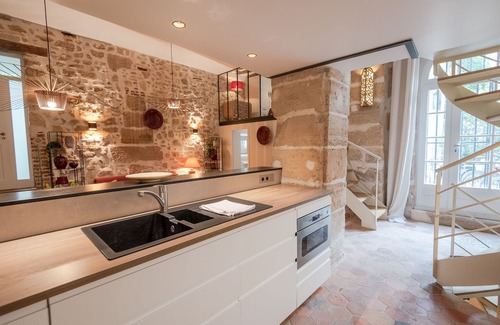 Saint-Gervais Apartamento | Duplex increíble para 6 en Le Marais, 2 baños, 2 BR, muros de piedra